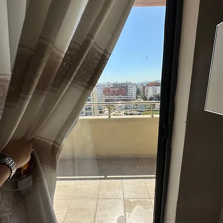 Rei' شقة تيرانا